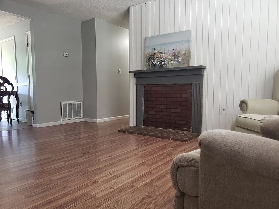 220 Mark Twain Cir