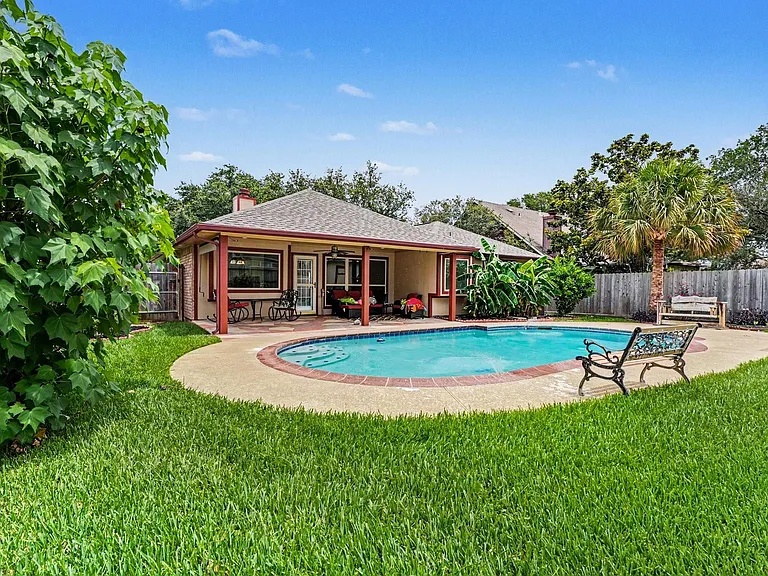 2909 Forest Hills Dr — Photo 24