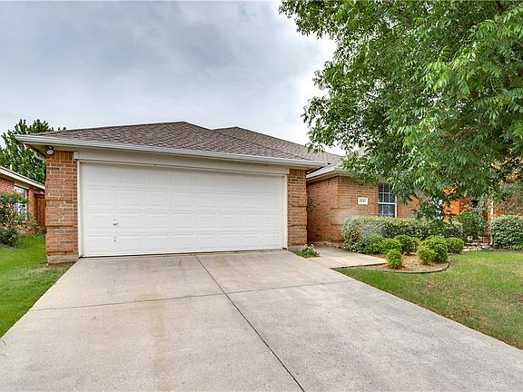 4th image of 2041 Meadow Park Dr
