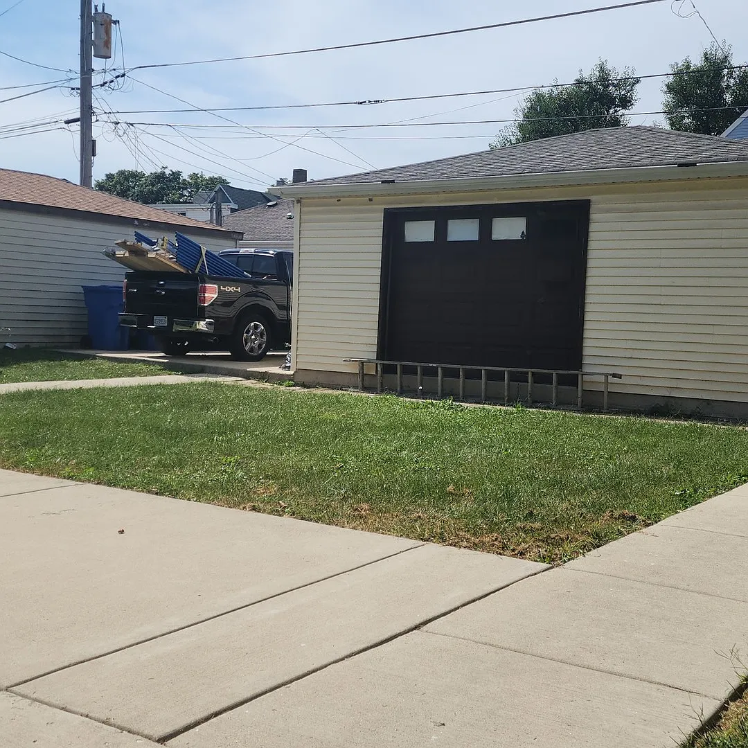 2 bed, 900 sqft, $1,600 — Photo 3