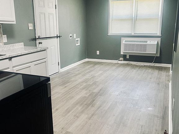 3rd image of 2503 W 26th Ave