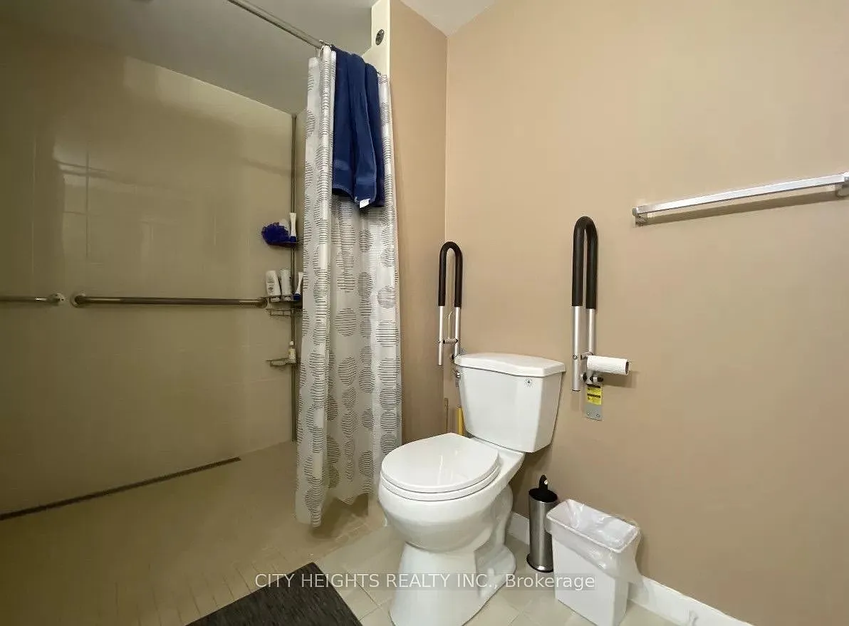 4 bed, $2,700 — Photo 3