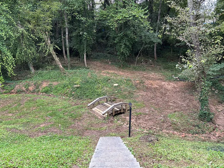 1301 Woodridge Dr — Photo 19