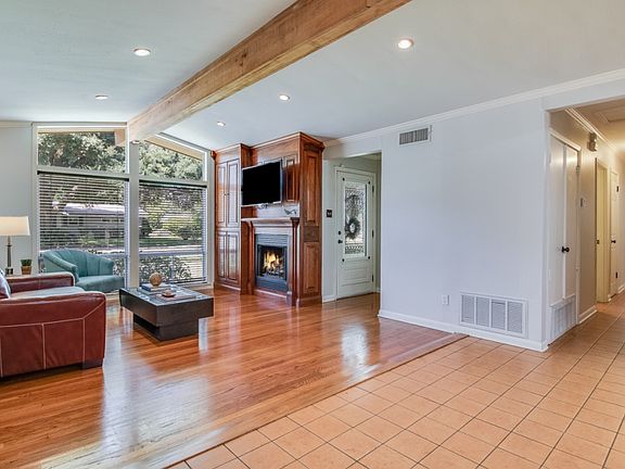 3rd image of 216 Karen Dr