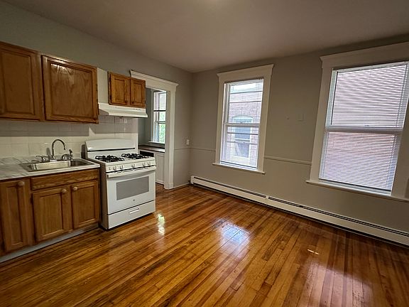 3rd image of 603 Howard Ave #A2