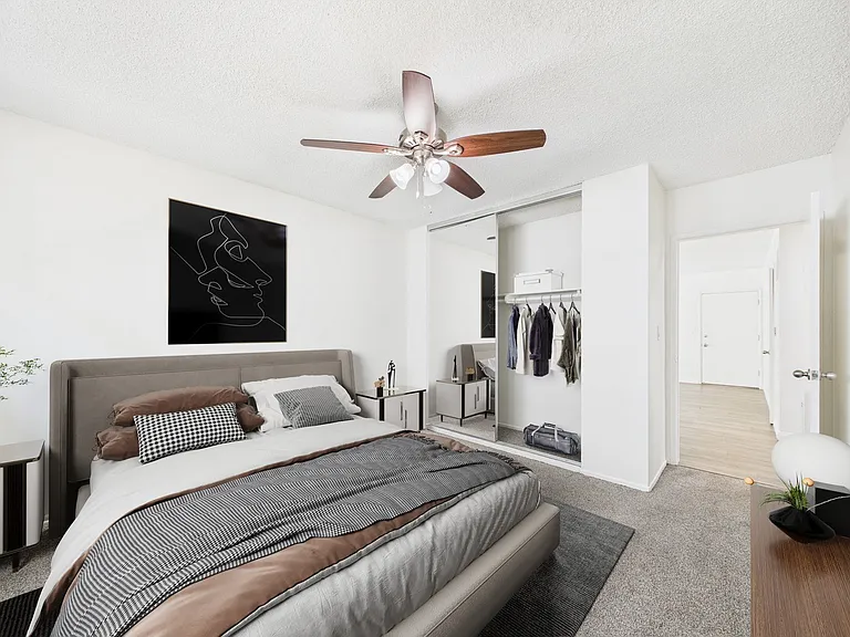 Buffalo Sherman Oaks Apartments — Photo 32
