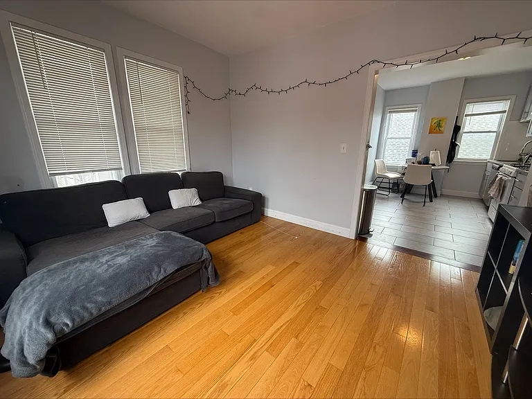 29 Waverly St #3 — Photo 17