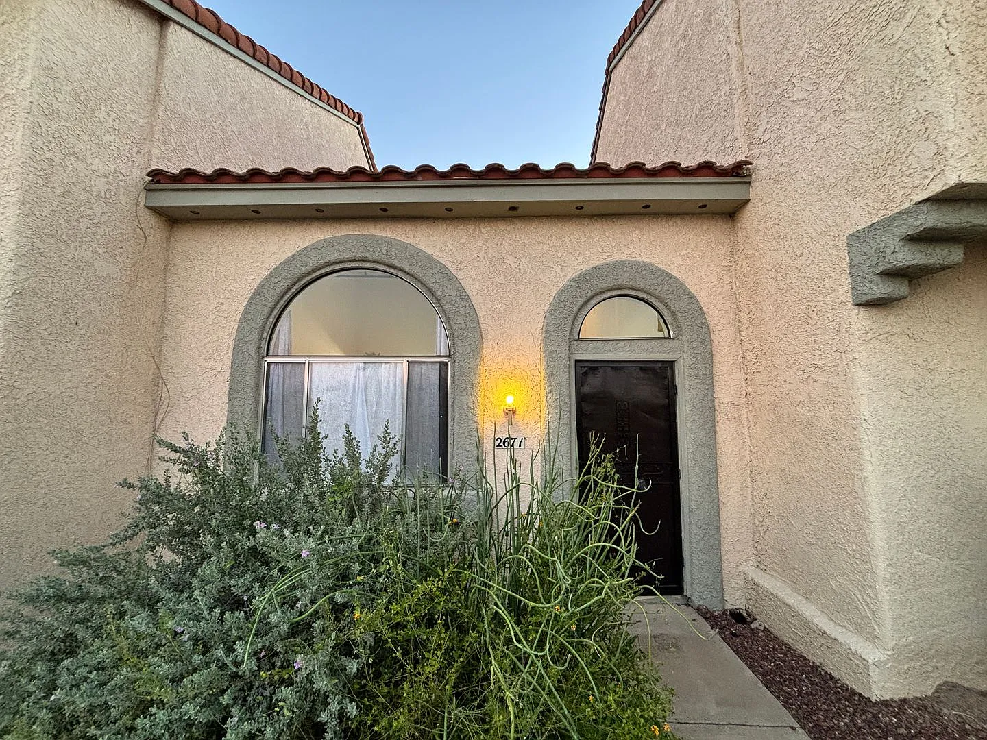 2671 W Avenida Azahar — Photo 2
