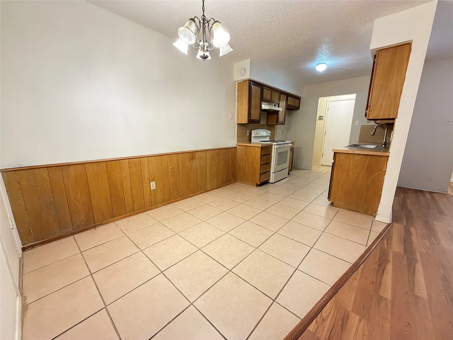 2 bed, 2.0 bath, 1091 sqft, $1,495 — Photo 3