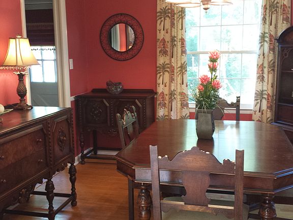 Formal dining room