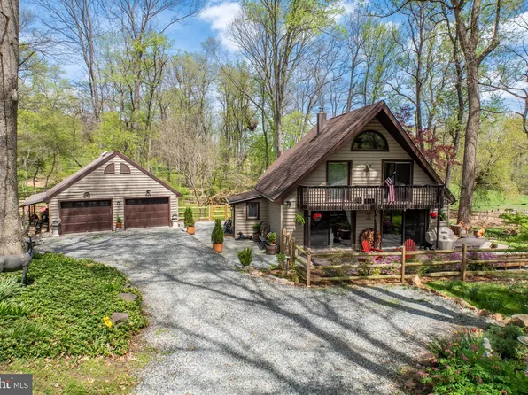 6 White Clay Ln, West Grove, PA 19390