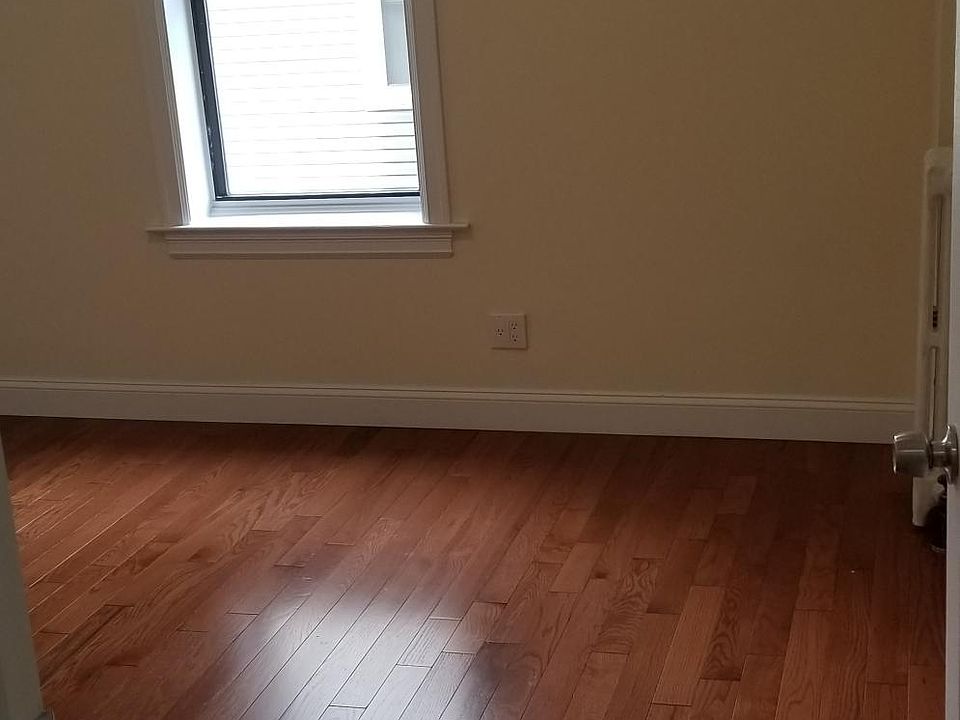 2nd image of 508 Van Cortlandt Park Ave APT E