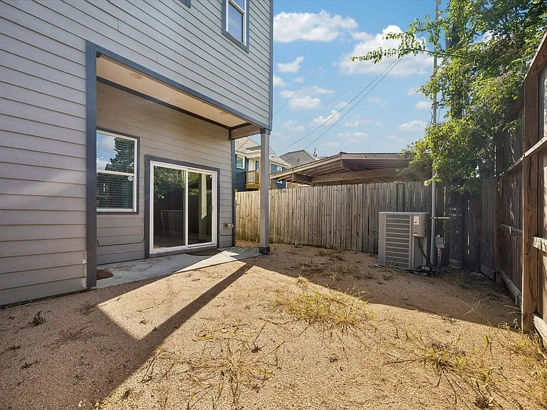 2807 Wichita St — Photo 30