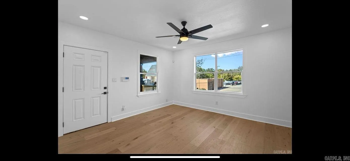 3 bed, 1.0 bath, 1300 sqft, $1,600 — Photo 3