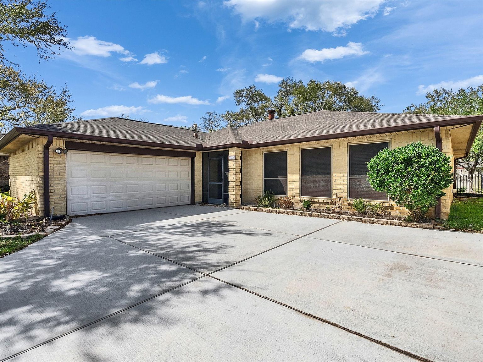2819 Poplar Creek Ln