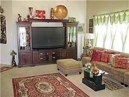 4th image of 1005 Colony Dr