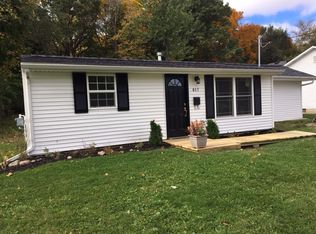 817 Oak Park Dr, Fenton, MI 48430