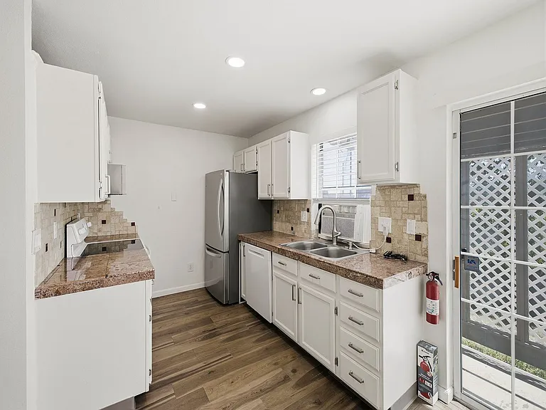 2828 Silverplume Dr #S2 — Photo 5
