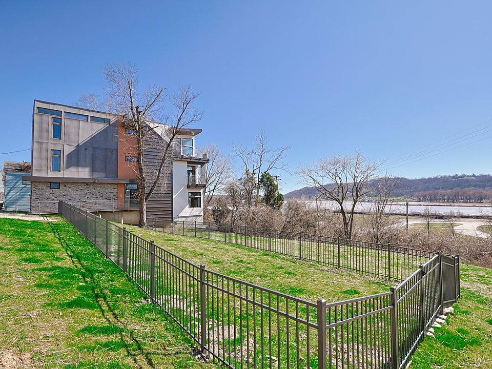 1st image of 2828 Hoff Ave