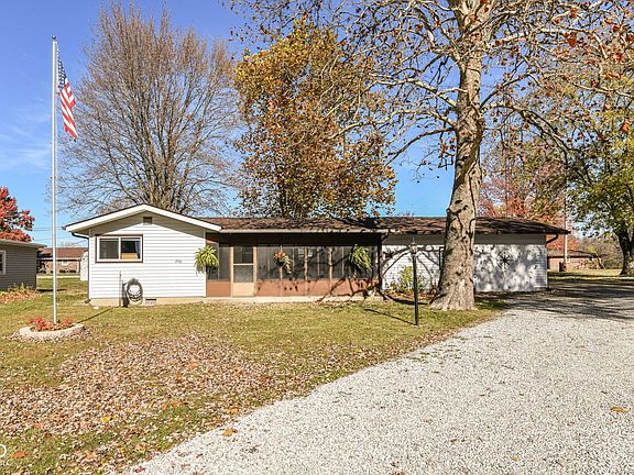 2nd image of 206 Winding Dr