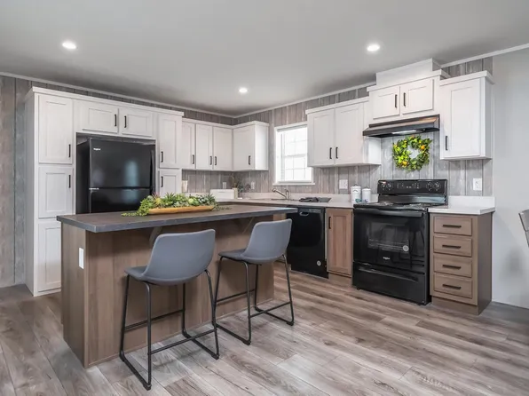 1706 Commonwealth Dr, Mishawaka, IN 46544