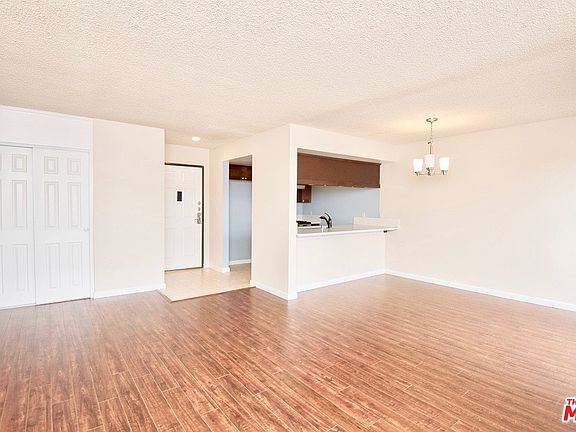 3rd image of 730 S Oxford Ave APT 307