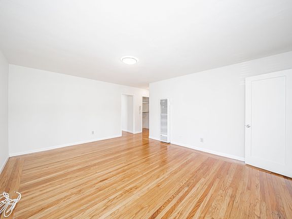 5th image of 2900 14th Ave APT 201