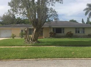 1918 Saint George Dr, Bradenton, FL 34208