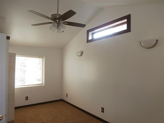 5th image of 489 Wilke Dr