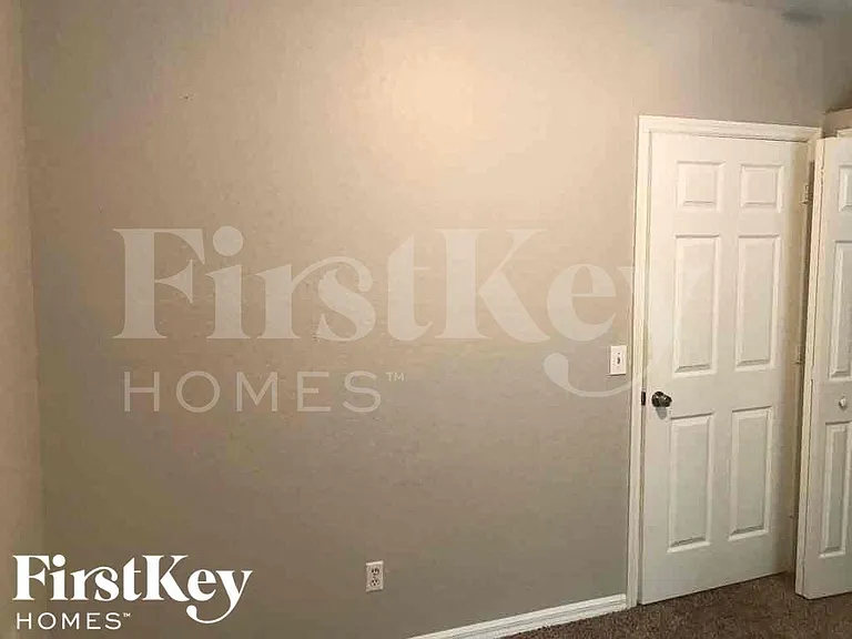 8235 Mossborger Ave — Photo 15
