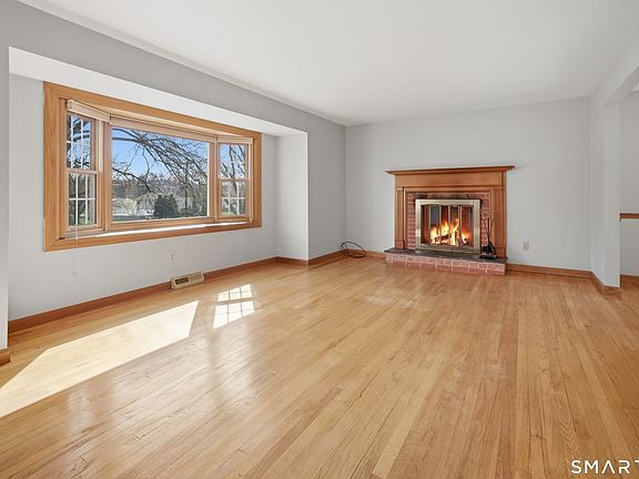 5th image of 104 Carman Road