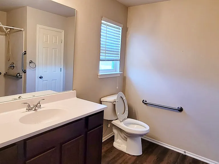 1101 Ironstone Dr — Photo 6