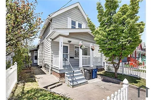 3162 W 104th St Photo 1