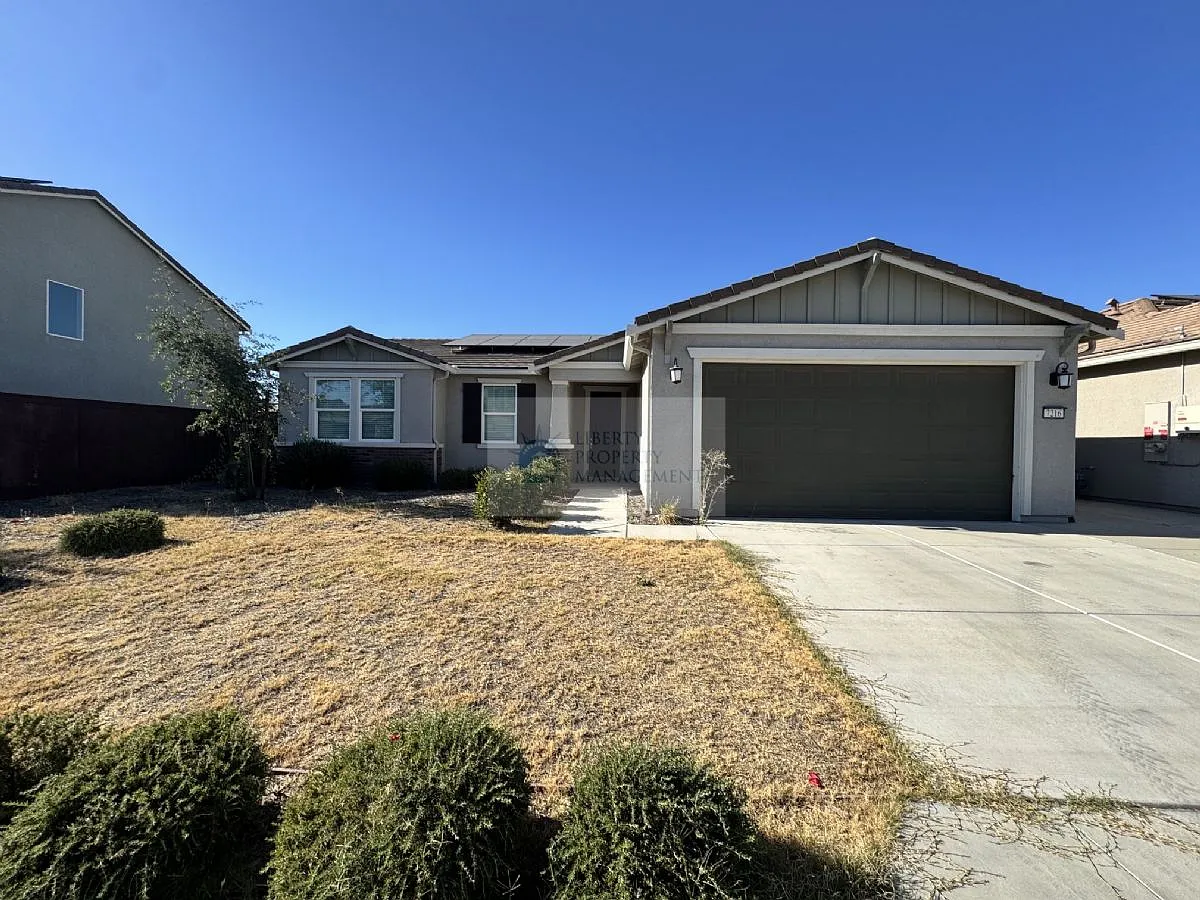 3 bed, 1600 sqft, $2,495 — Photo 1
