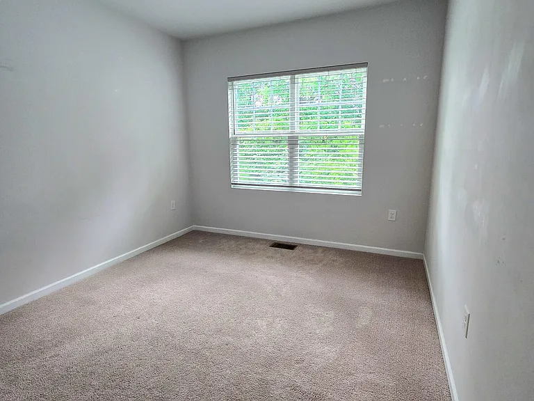 6137 Beale Loop — Photo 27