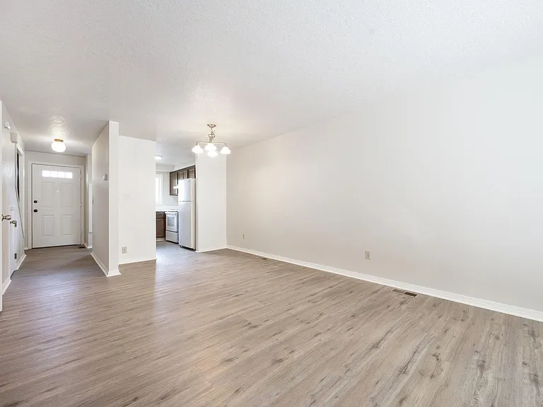 4921 SW 59th Ave — Photo 18