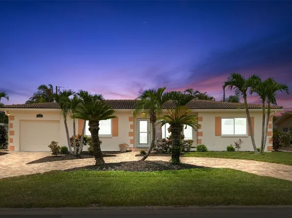 110 24th St, Belleair Beach, FL 33786