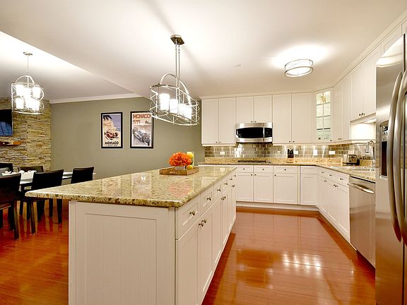 5th image of 131 W Adelaide St Unit 108