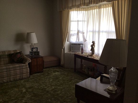 4th image of 1139 Garland Dr
