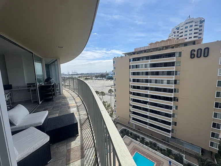 700 E Ocean Blvd #1401 — Photo 3