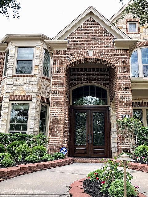 2nd image of 1739 Gladden Way