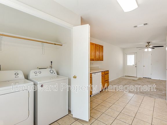 5th image of 125 Cambridge Dr APT 2