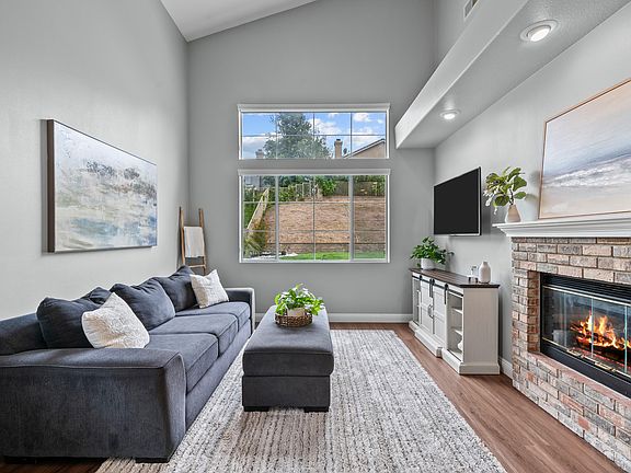 3rd image of 27916 Balsam Ct
