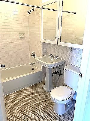 5th image of 190 E 7th St APT 609