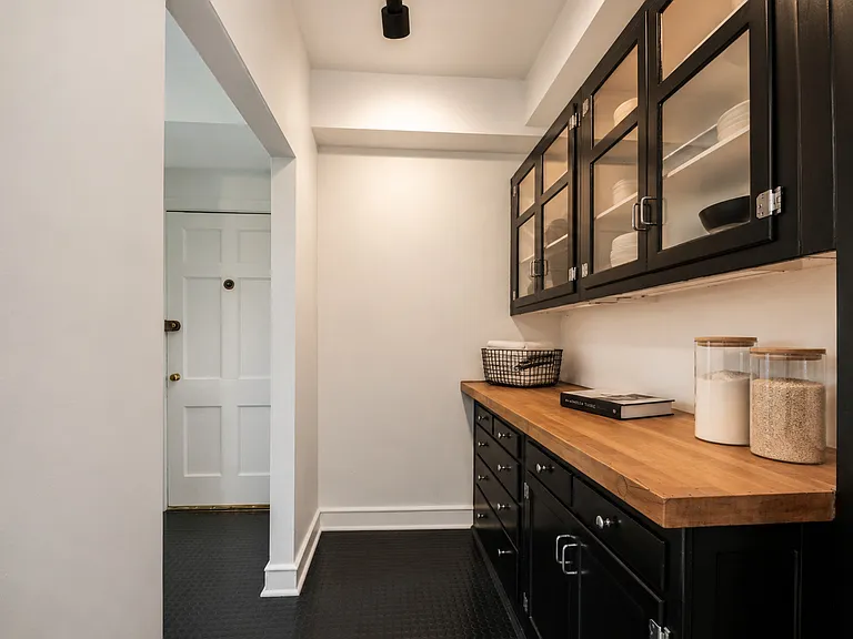 4300 N Marine Dr #503 — Photo 7
