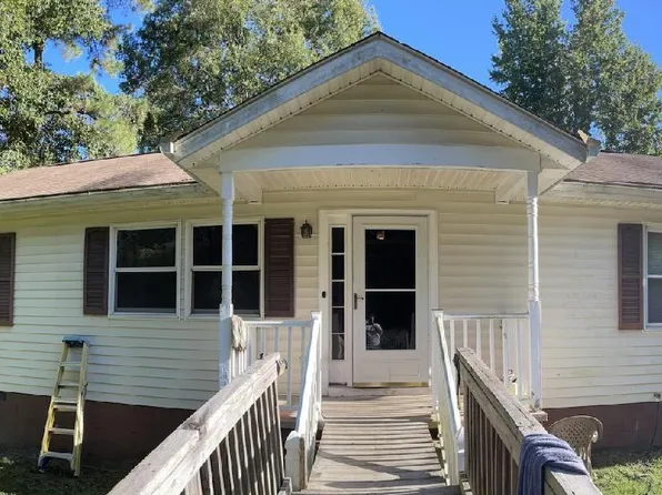 240 Azure Dr, Colonial Beach, VA 22443