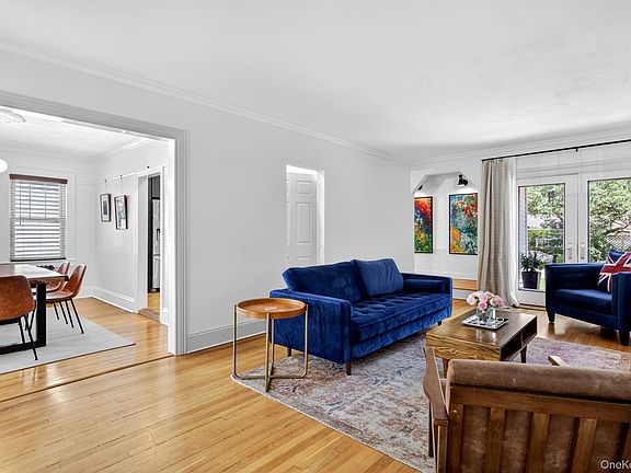 3rd image of 7 Abrams Place