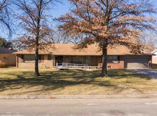 1339 N Edgemoor Dr, Wichita, KS 67208