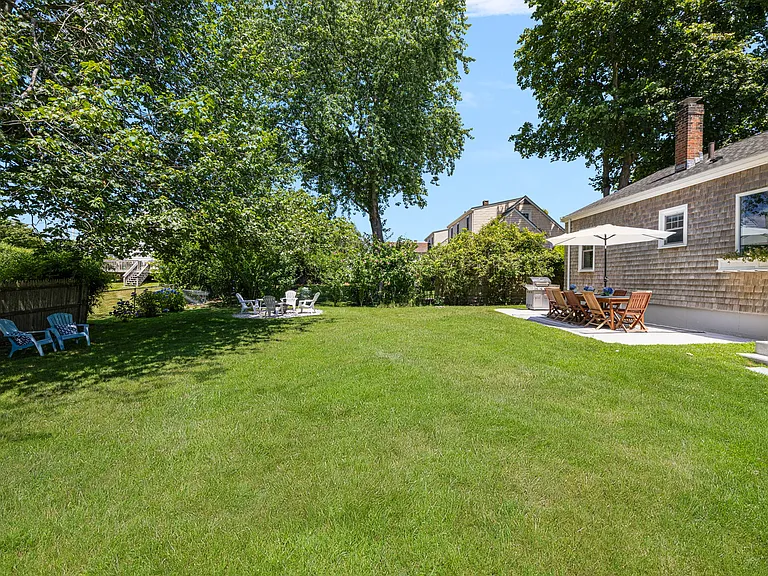 133 Carroll Ave — Photo 33