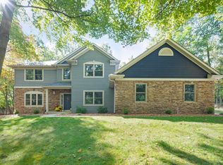 1560 Stonecreek Dr, Niles, MI 49120